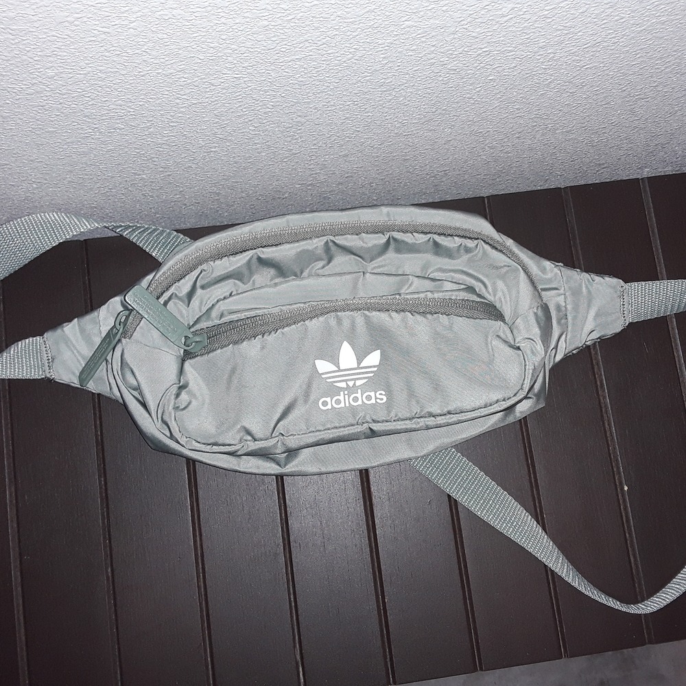 Adidas Green Belt Bag Fanny Pack Buckles Adjustable Women's